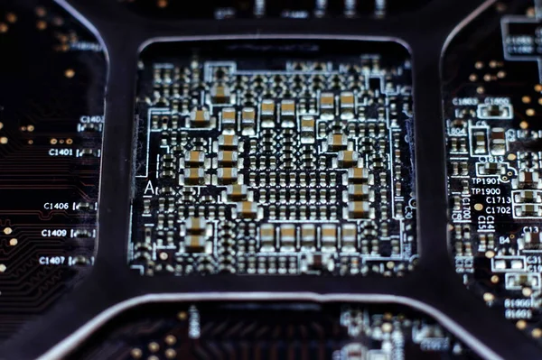 Zárja Elektronikus Rendszert Integrált Áramköri Chipkel Kondenzátorokkal Régi Tábla Porral — Stock Fotó
