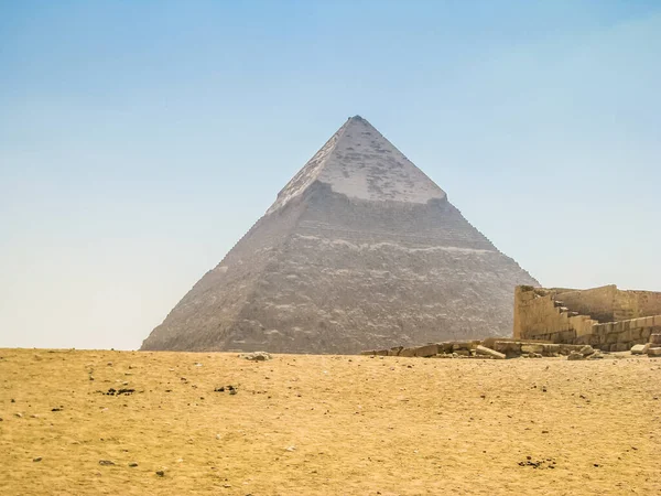 ピラミッドカイロエジプト エジプトだ カイロ ギーザ プレートからのピラミッドの眺め — ストック写真