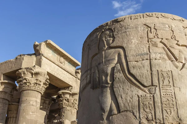 Les Sculptures Relief Sur Une Demi Colonne Inférieure Entrée Temple — Photo