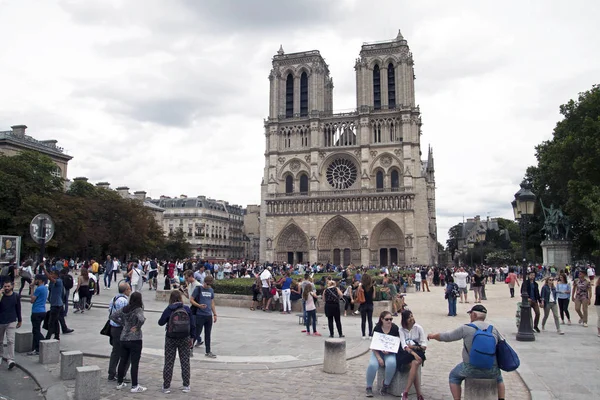 Famoso museu notre Dame em Paris — Fotografia de Stock