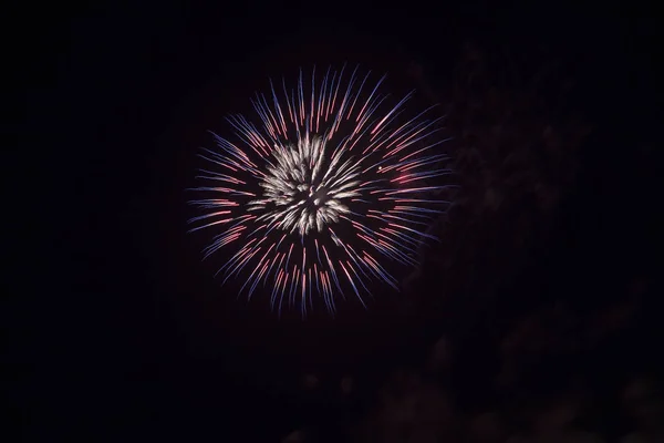 Robbanó tűzijáték — Stock Fotó