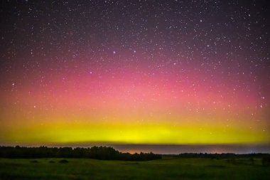 Aurora borealis parlak renkler