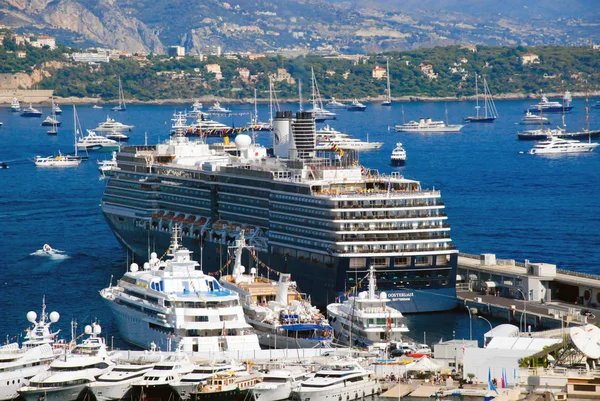 Vista del puerto y la ciudad de Montecarlo en Mónaco — Foto de Stock