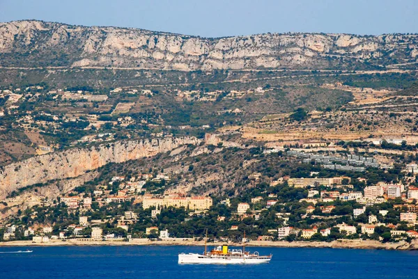 Blick auf das Fürstentum Monaco, monte carlo vom Meer aus — Stockfoto