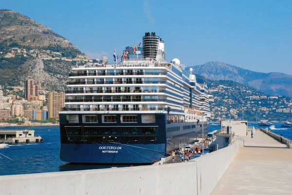 Výletní parník Oosterdamm kotvící v přístavu Monako — Stock fotografie