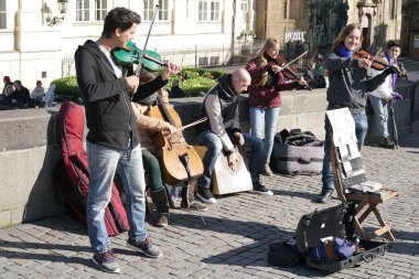  Prag 'da sokak müzisyeni