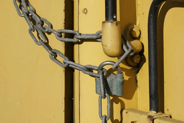 Padlock and chain — Stock Photo, Image