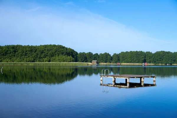 Jezero v Mirow v národním parku Mueritz — Stock fotografie