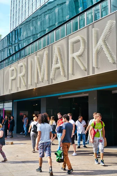 Primark 在柏林亚历山大广场 — 图库照片