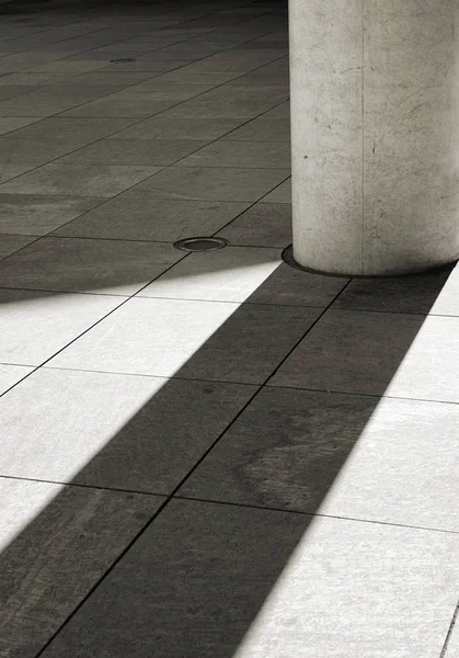 Shadow of a column — Stock Photo, Image