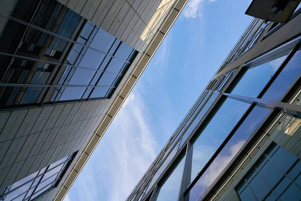 Immeubles de bureaux modernes à Dresde — Photo