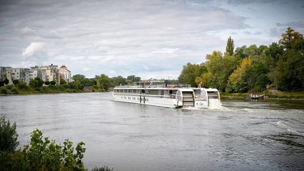 The cruise ship Elbe Princesse in Magdeburg — Stock Photo, Image