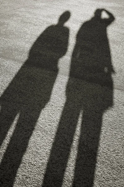 Schatten Von Zwei Personen Bei Sonnenuntergang — Stockfoto