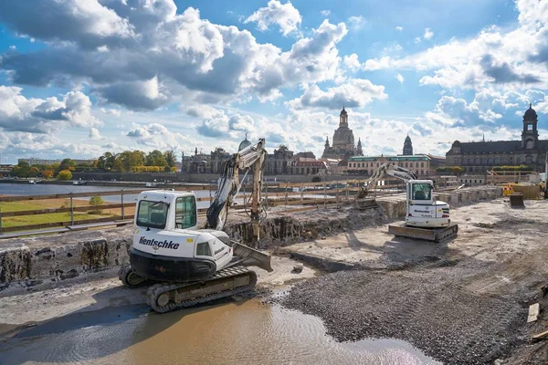 Dresden Germany October 2017 Construction Vehicles Augustus Bridge Dresden Renovation — Stock Photo, Image