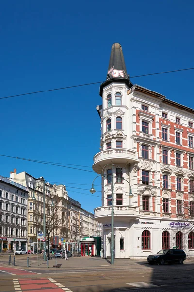 Magdeburgo Alemanha Abril 2018 Trânsito Rodoviário Edifícios Históricos Hasselbachplatz Centro — Fotografia de Stock