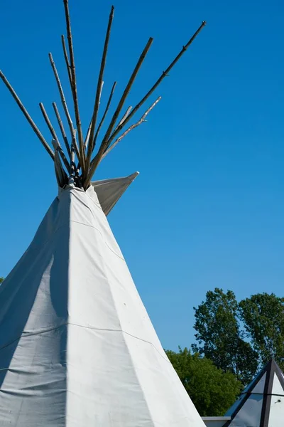 Tipi Auf Beliebtem Zeltplatz Bertingen Bei Magdeburg — Stockfoto