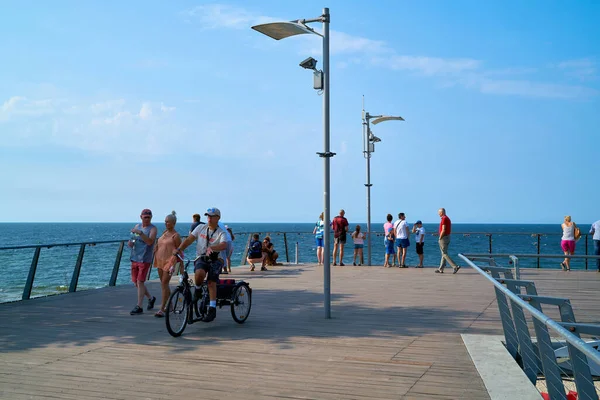 Rewal Polen September 2019 Touristen Auf Einer Aussichtsplattform Strand Der — Stockfoto