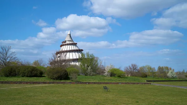 Elbauenpark Magdeburgo Con Hito Torre Del Milenio — Foto de Stock