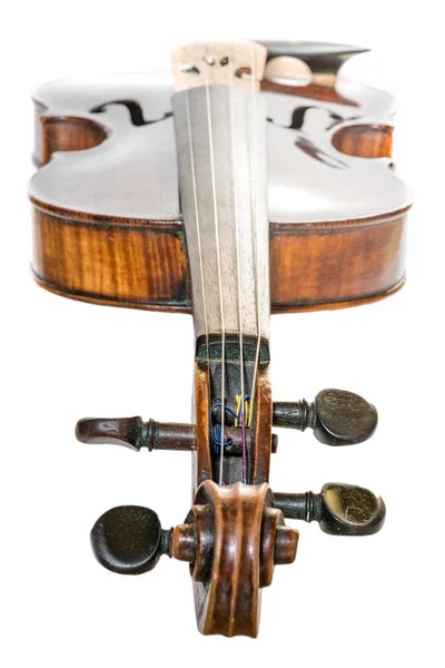 Vecchio marrone scuro antico Violino isolato su bianco — Foto Stock