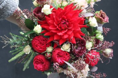 Çiçeklerin arka planı Kırmızı Piyano