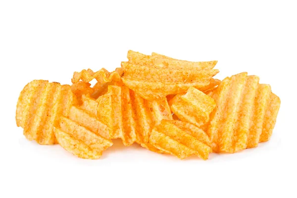 Geribbeld aardappelchips op wit — Stockfoto