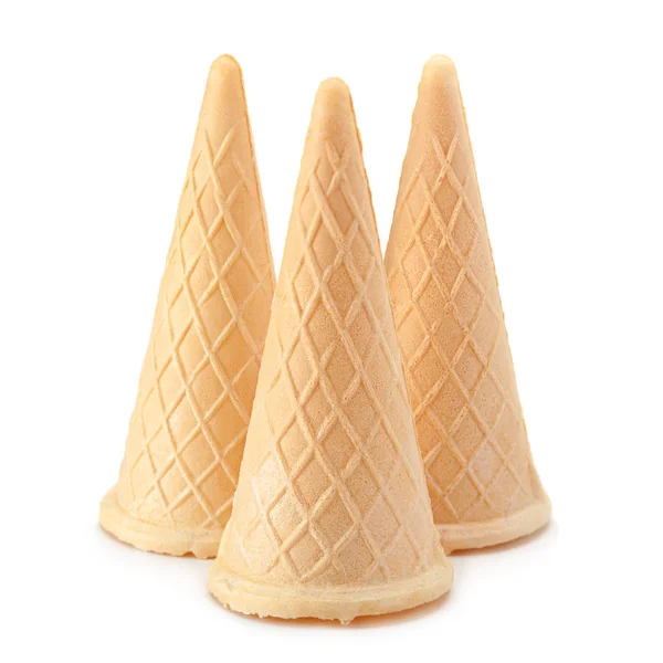 Waffle cone på vit — Stockfoto