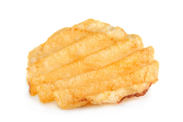 Ribbad potatischips på vit — Stockfoto