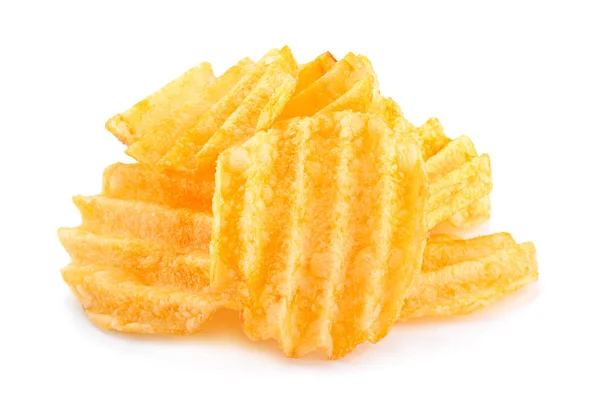 Geribbeld aardappelchips op wit — Stockfoto