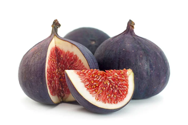 Fioletowe Owoce Figowe Zbliżenie Izolowane Białym Tle — Zdjęcie stockowe