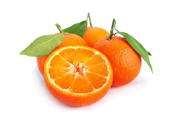 克莱门汀柑橘类水果特写 白色分离 — 图库照片