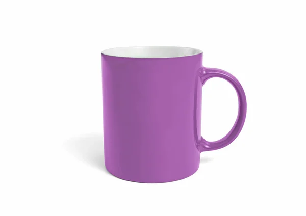 Taza rosa vacía con espacio de copia sobre un fondo blanco — Foto de Stock