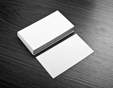 Mockup ahşap arka plan, beyaz kartvizit