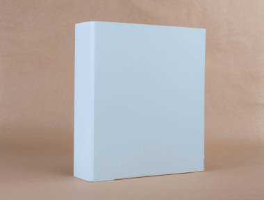 Bej renkli arka plan üzerinde mavi bir telli.