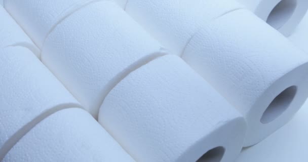 Stapel Toilettenpapierrollen — Stockvideo