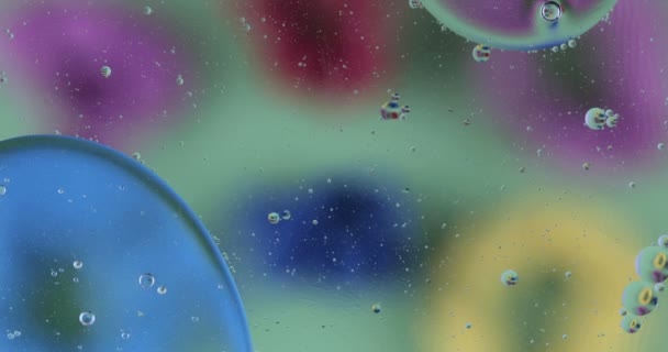 在液体中移动氧气气泡 美丽的宏观水系结构 自然的背景 — 图库视频影像