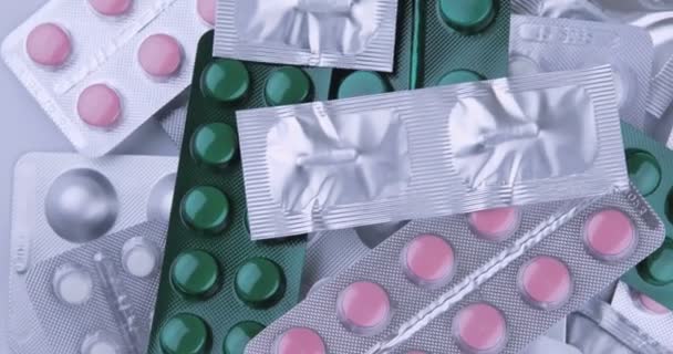 Roterende Medicatie Blisters Van Tabletten Pillen — Stockvideo