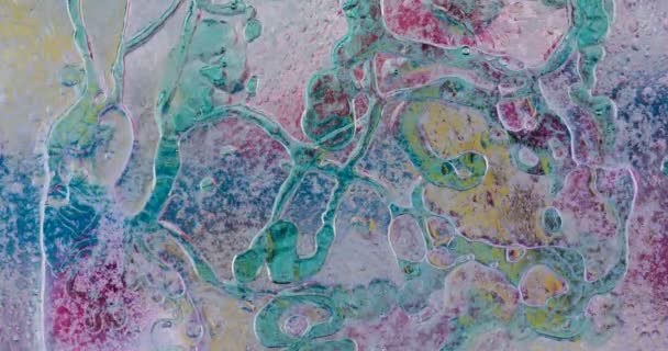 Mouvement bulles d'oxygène dans un liquide. Belle structure de l'eau en macro un fond naturel