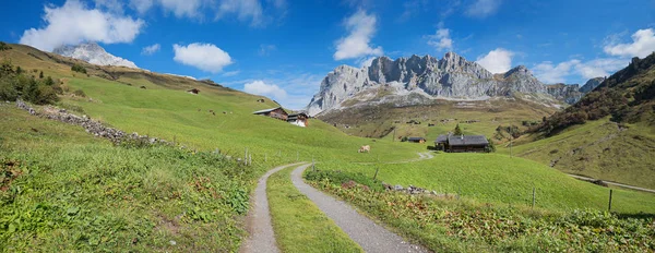 Pictorial hiking route to partnun in the swiss alps — Stock Photo, Image