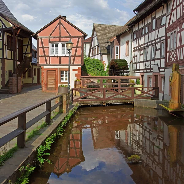 Historische Mühle in Annweiler — Stockfoto