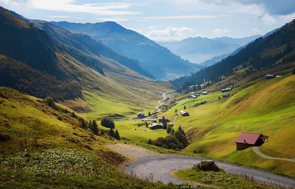 PARTNUN vallei in de herfst kleuren, Zwitserland — Stockfoto