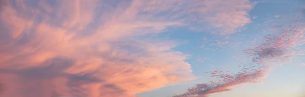 Belo céu pôr do sol tamanho grande — Fotografia de Stock