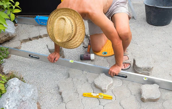 Trabajos de reparación del pavimento hacerlo usted mismo — Foto de Stock