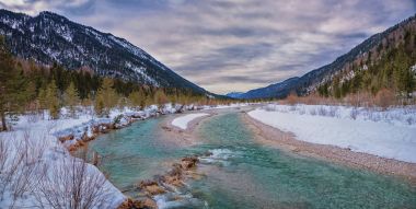 doğal Sit Isar Nehri, karla kaplı yatay Bavyera