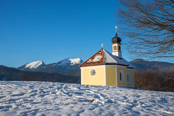 Beautiful little chapel near spa town Kruen, at christmas season — Stock Photo, Image