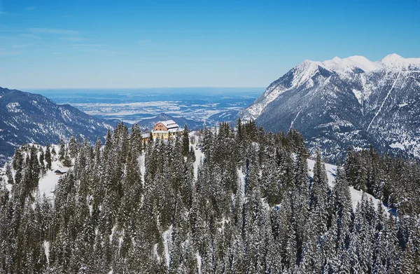 Alpesi kunyhó étterem Kreuzeck, hegyi táj garmisch w — Stock Fotó