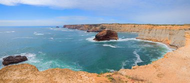 resimsel kıyı manzarası Costa Vicentina Portekiz