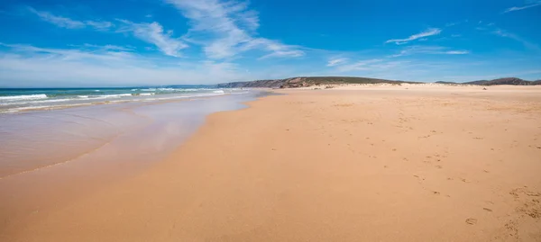 Wide sandy beach Bordeira, west algarve portugal. without people — Stock Photo, Image