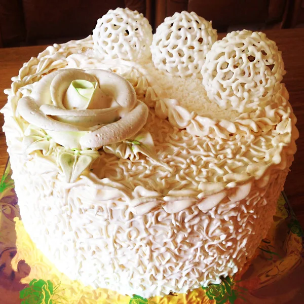 Розкішний Білий Весільний Торт — стокове фото