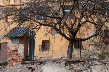 Slovakya 'daki Spissky Stiavnik kalesi ve kilisesi