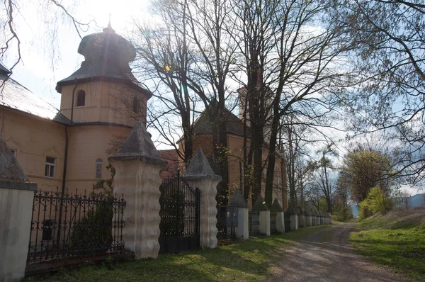 Spissky Stiavnik Slott Och Kyrka Slovakien — Stockfoto